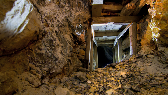 100+ Dead in Catastrophic Gold Mine Collapse (dreamstime_s_19738433)
